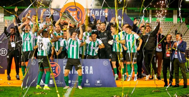 El Racing se proclama primer campeón de Primera RFEF