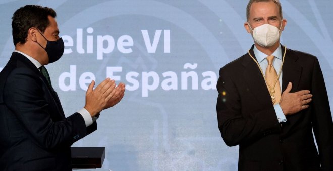 El PSOE estudia denunciar al PP ante la Junta Electoral por usar la imagen del rey para su campaña electoral en Andalucía