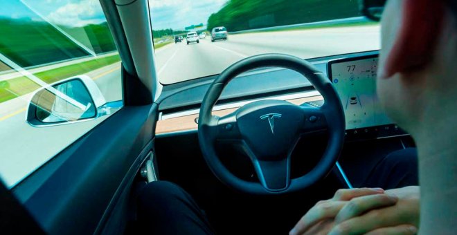 ¿Tesla da marcha atrás? La patente de un radar para el Autopilot suscita muchas dudas