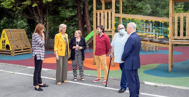 El CEIP Valle del Nansa contará con elementos de juego en el parque infantil