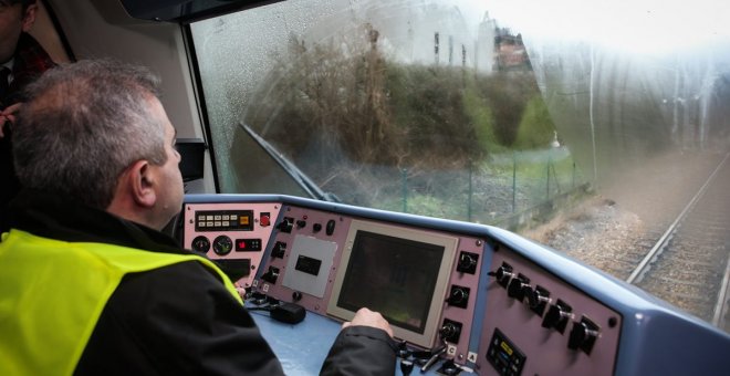 Rechazada la propuesta de IU para negociar la transferencia de los ferrocarriles a Asturies