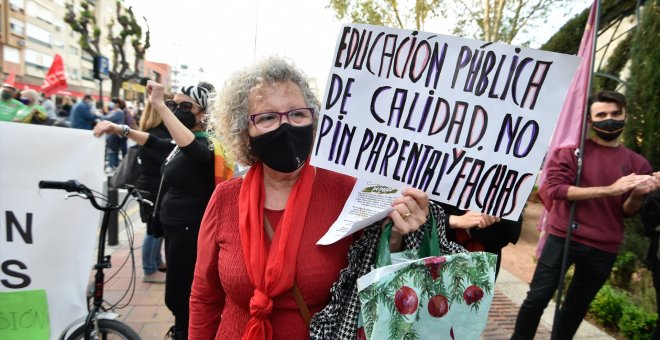 Otras miradas - La educación prohibida