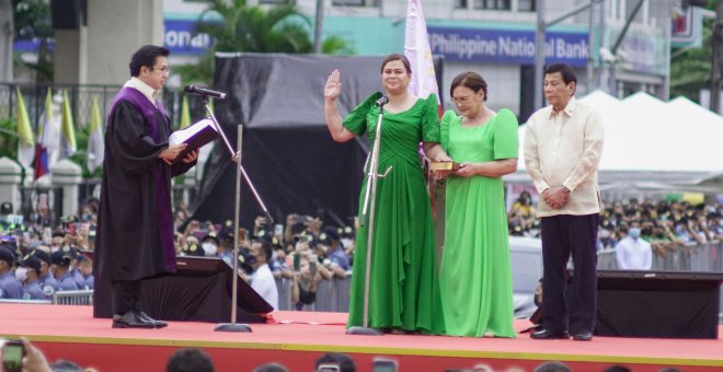 Sara Duterte-Carpio, hija del presidente de Filipinas, toma posesión como vicepresidenta del país