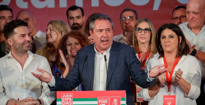 El PSOE obtiene sus peores resultados en Andalucía y pierde 127.000 votos que lo dejan a 28 escaños del PP