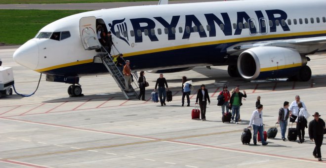 Els tripulants de cabina de Ryanair fan la primera de les sis jornades de vaga