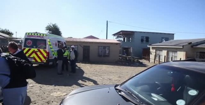 Encuentran a 21 jóvenes muertos en un bar de Sudáfrica