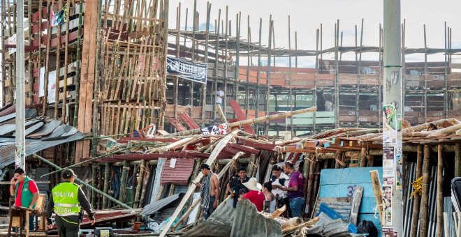 Investigan a un alcalde de Colombia por el desplome de la grada de una plaza de toros que deja al menos cuatro muertos