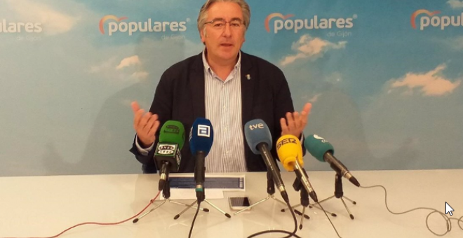 Un excargo del PP se querella por presunta malversación contra el presidente del PP de Gijón y vocal de la Ejecutiva de Feijóo
