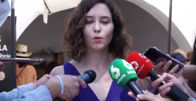 Ayuso: "Hay 600.000 beneficiarios de becas y hemos propuesto que haya 20.000 destinadas a las rentas medias, que cobran 35.000 euros de salario"