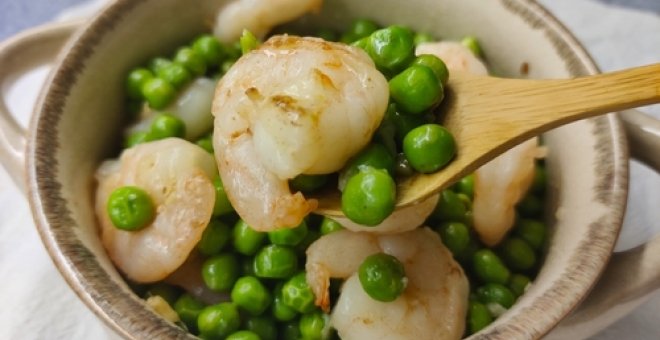 Pato confinado - Receta de guisantes con gambas