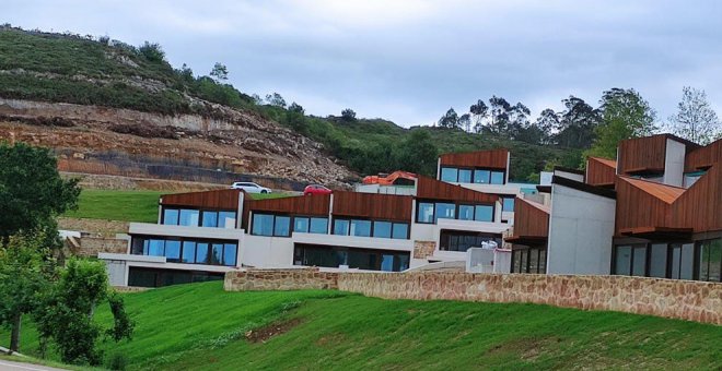 Denuncian un posible 'Cuco 2' por la "construcción masiva" de viviendas en Udías