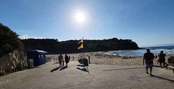 El Ayuntamiento habilitará un aparcamiento gratuito para la playa de Luaña