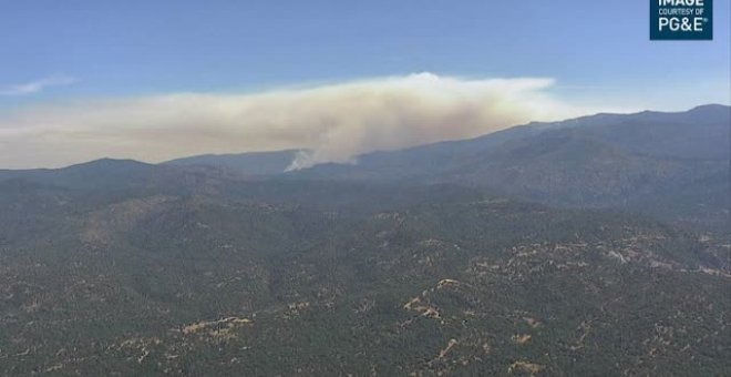 Un incendio en el parque de Yosemite amenaza un bosque de secuoyas gigantes