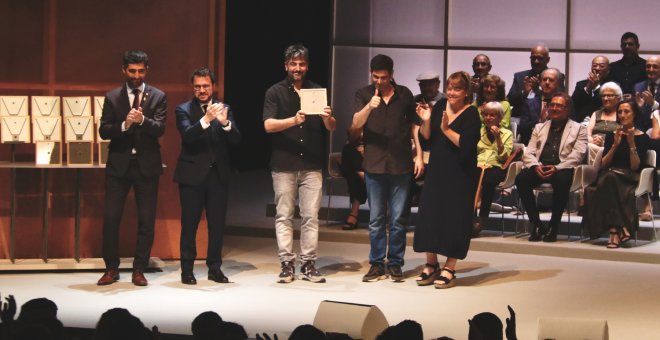 Els Estopa al rebre la Creu de Sant Jordi: "Visca Cornellà, visca el Baix Llobregat i visca Catalunya!"