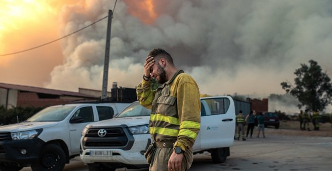 El fuego se cobra la vida de dos personas y arrasa 30.000 hectáreas en toda España