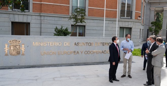 La 'Marca España' para Exteriores: precariedad, huelgas y violación de los derechos laborales en las embajadas