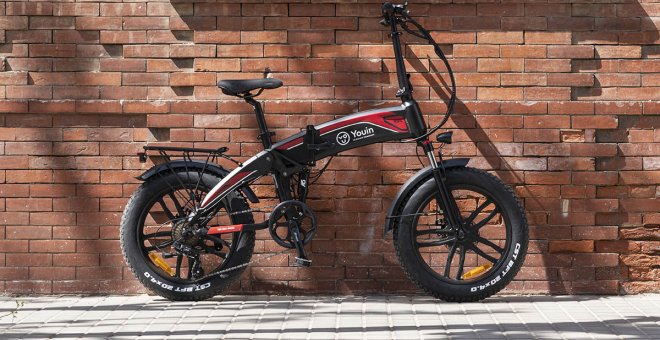 "Bestia y divertida", así define Youin esta bicicleta eléctrica plegable de ruedas anchas que cuesta 1.300 ?