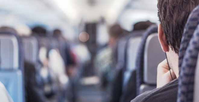 Consejos para viajar sin estrés en avión para personas con aerofobia