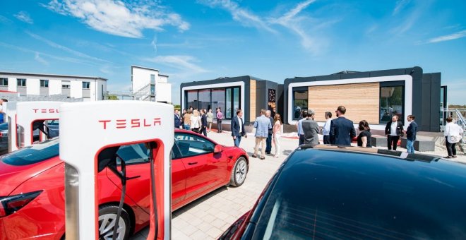 bk World abre su primera estación de servicios en un Supercharger de Tesla
