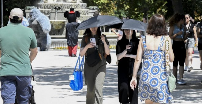 Un total de 35 provincias estarán en riesgo por las altas temperaturas, tormentas y oleaje este jueves