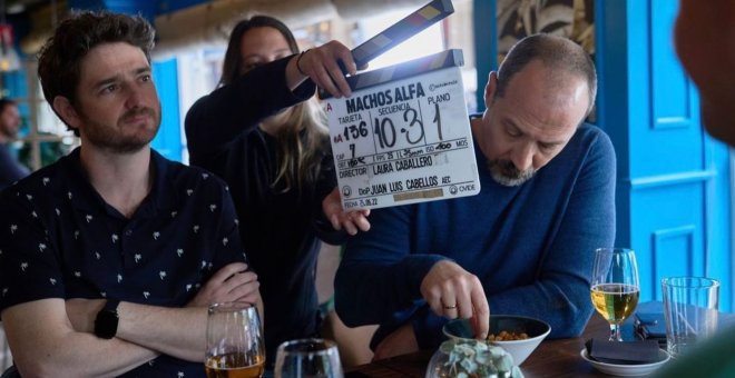 Todo lo que sabemos sobre 'Machos Alfa', la serie de Alberto y Laura Caballero para Netflix