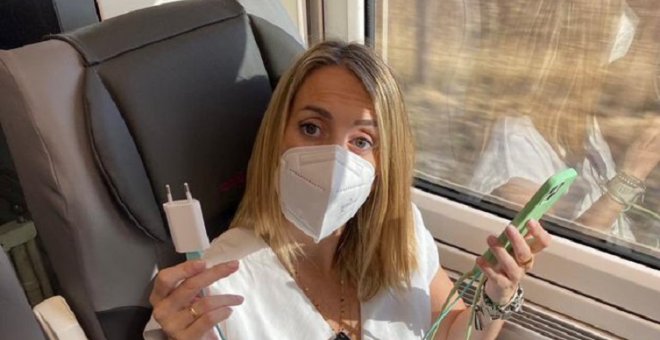 "Los del PP tenéis un concepto muy diferente de lo que es un enchufe": cachondeo en Twitter con la metedura de pata de la presidenta del PP de Extremadura tras su viaje en tren