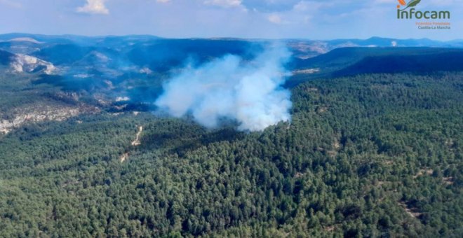 Nuevo incendio en el Alto Tajo, un rayo habría causado el fuego en una zona de pinar de Taravilla