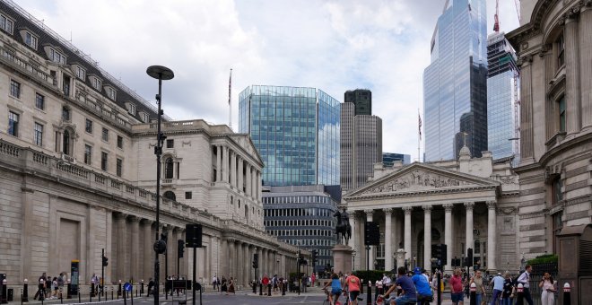 El Banco de Inglaterra sube los tipos al nivel más alto desde 2008 pese a prever una larga recesión
