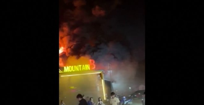 13 muertos y 35 heridos en un incendio en una discoteca tailandesa