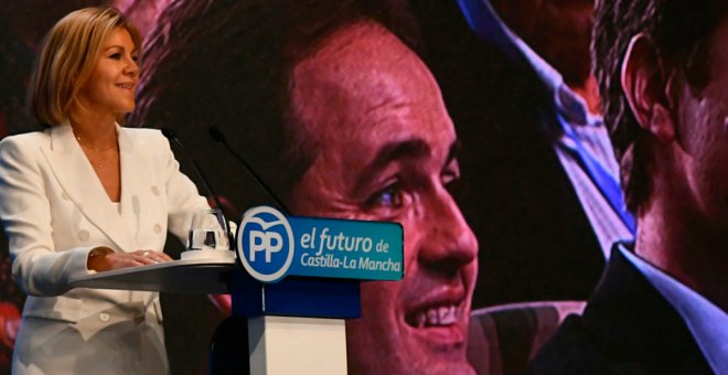 La nueva investigación de la Fiscalía contra Cospedal presiona al PP para que la suspenda de militancia