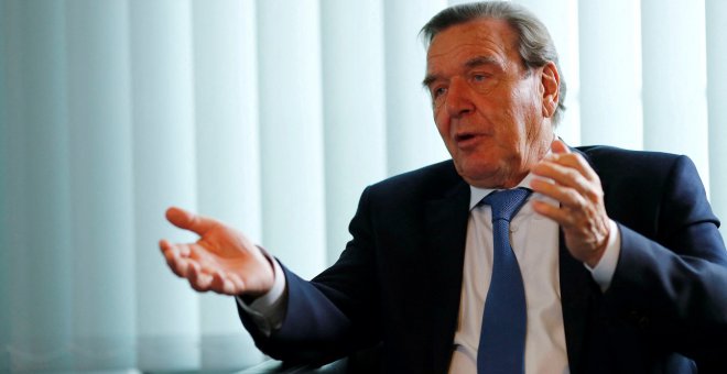 La socialdemocracia alemana evita actuar contra Schröder, el "amigo" de Putin