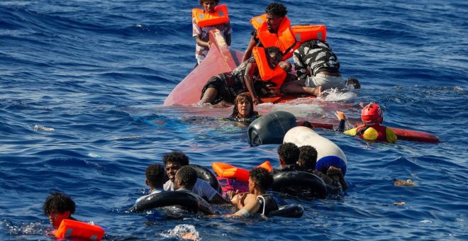 Open Arms rescata a 40 personas en las aguas mediterráneas de Italia