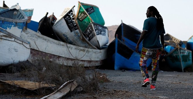 "Nadie puede detenerlos": cada vez más migrantes llegan por la peligrosa ruta canaria