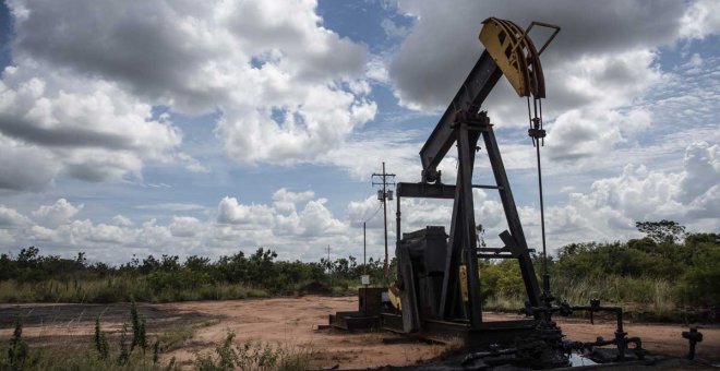 Venezuela cesa suministros de petróleo por deuda a Europa