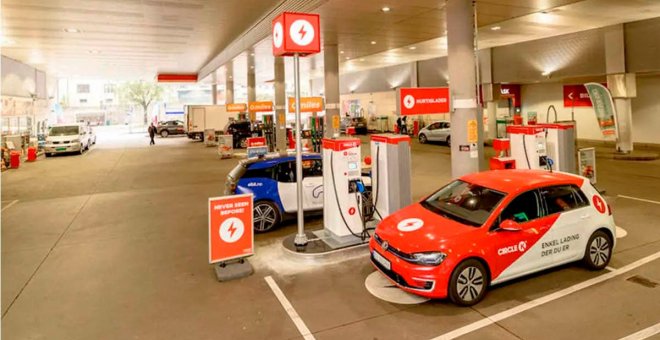 Sobrevivir o morir: de estaciones de servicio a centros de recarga ultrarrápida para coches eléctricos