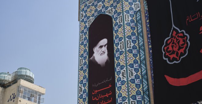 Irán culpa a Rushdie del ataque que sufrió: "Provocó la ira de los musulmanes"