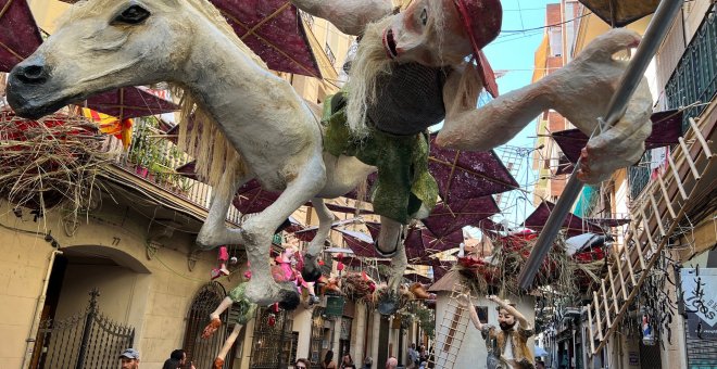 Les cues de gent tornen a la Festa Major de Gràcia: "Ens fa molta il·lusió però estem desentrenats"