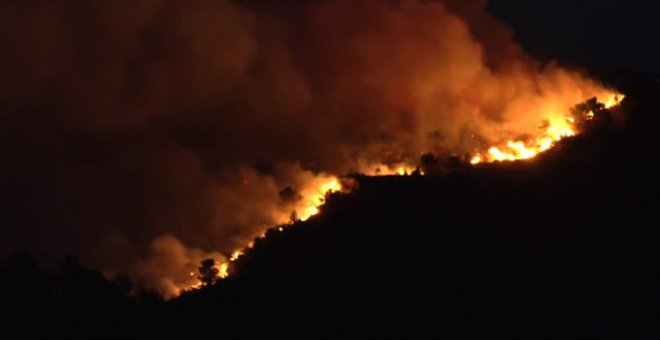 Avanza sin control el incendio de Vall d'Ebo (Alicante)