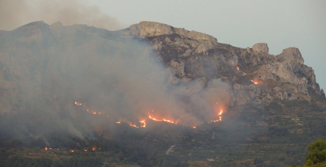 Los fuegos continúan castigando a la península, con especial virulencia en Vall d'Ebo y Bejís