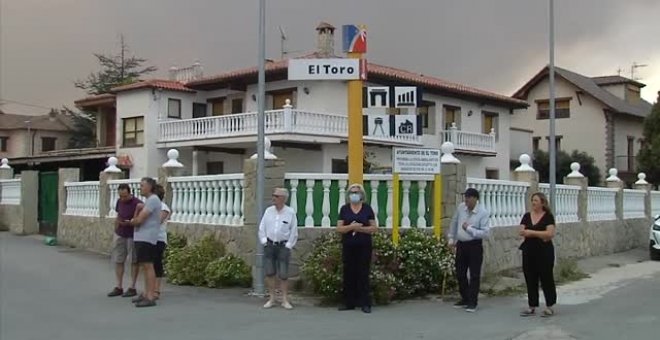 El incendio de Castellón amenaza ahora a los vecinos de El Toro