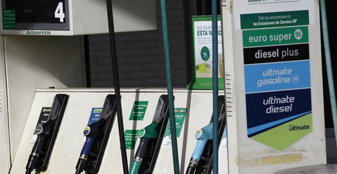 Los combustibles descienden a su nivel más bajo desde el mes de abril