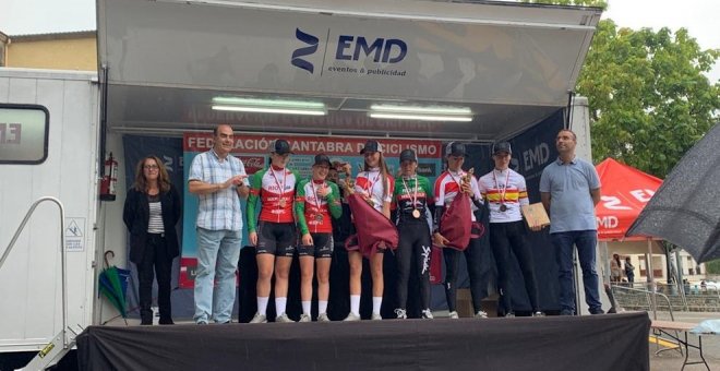 Paula González y Lucía Ruiz, campeonas de Cantabria de ciclismo cadete y junior