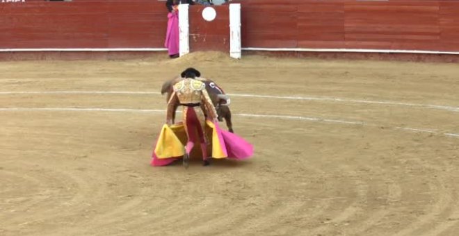 Puerta Grande para Emilio de Justo en su vuelta a los ruedos en la plaza de toros de Almería