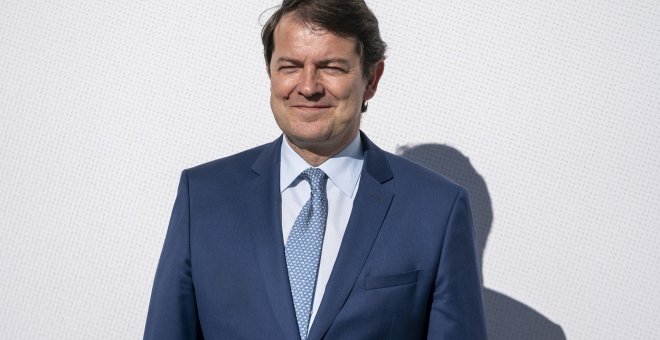 El PSOE duda de que Mañueco esté capacitado éticamente para ser presidente tras la imputación por sus primarias