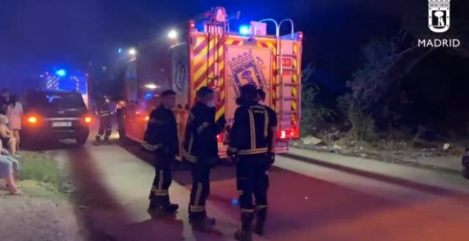 Controlado un aparatoso incendio en la Cañada Real de Madrid