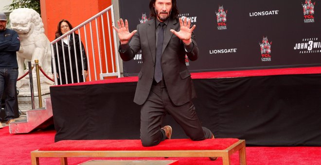 Keanu Reeves aparece por casualidad en una boda... y se queda como invitado