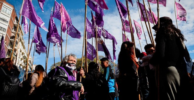 Cientos de personas se vuelven a concentrar frente a la casa de Cristina Kirchner para manifestarle su apoyo