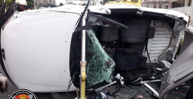 Dos heridos tras una colisión con tres vehículos implicados en Santander