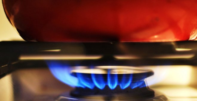 El Gobierno bajará el IVA del gas del 21% al 5%