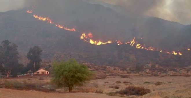 Dos muertos en un incendio forestal de California